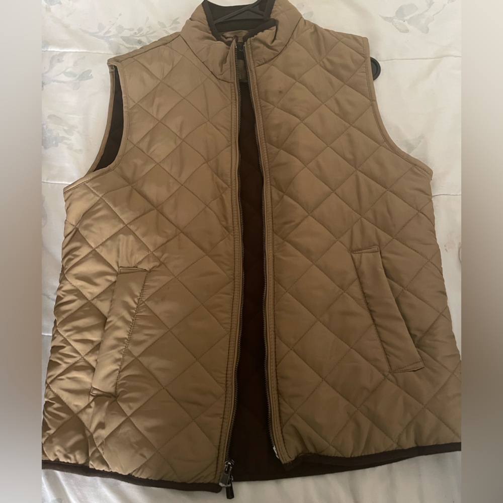 Tahari quilted tan and brown vest